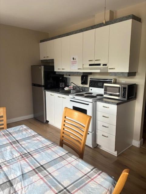 Motel Parc Beaumont Inc. Екстер'єр фото